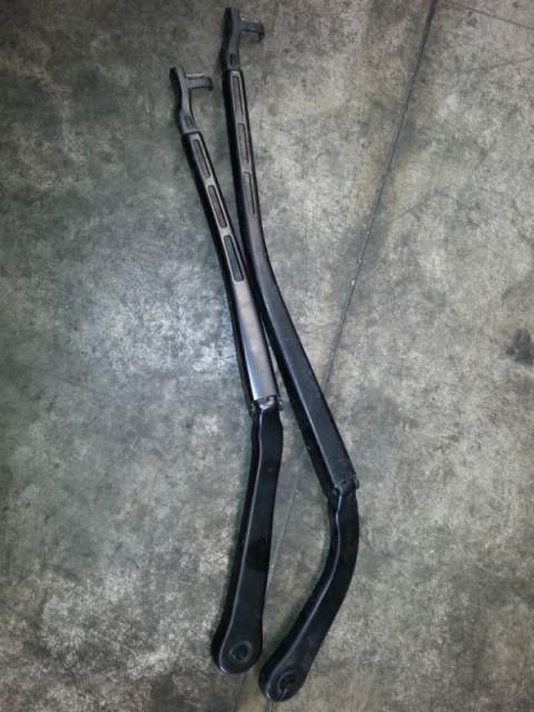 Coppia bracci per spazzole tergicristallo bmw 330 ci cabrio