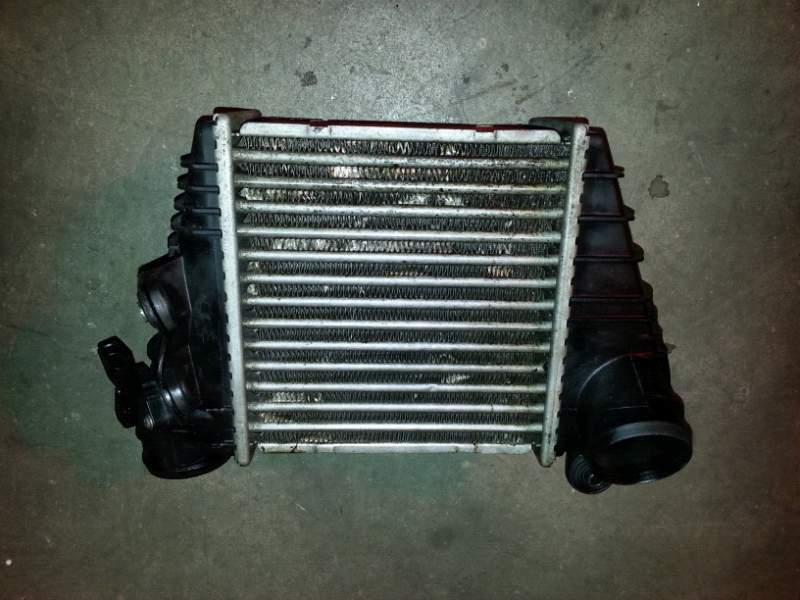 Radiatore intercooler usato VW golf 4 1.9 tdi del 2003