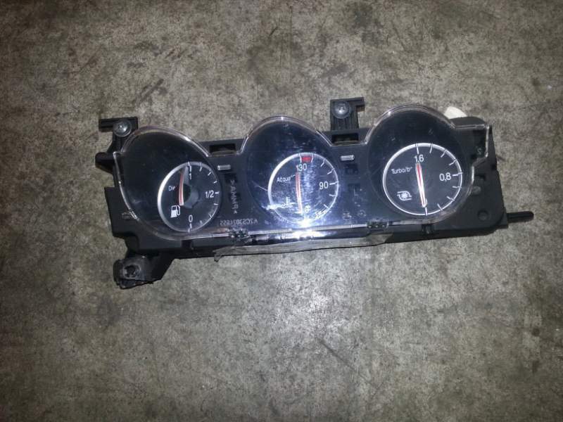 Strumenti (indicatori ) alfa romeo 159sw 2.4 mtj del 2009