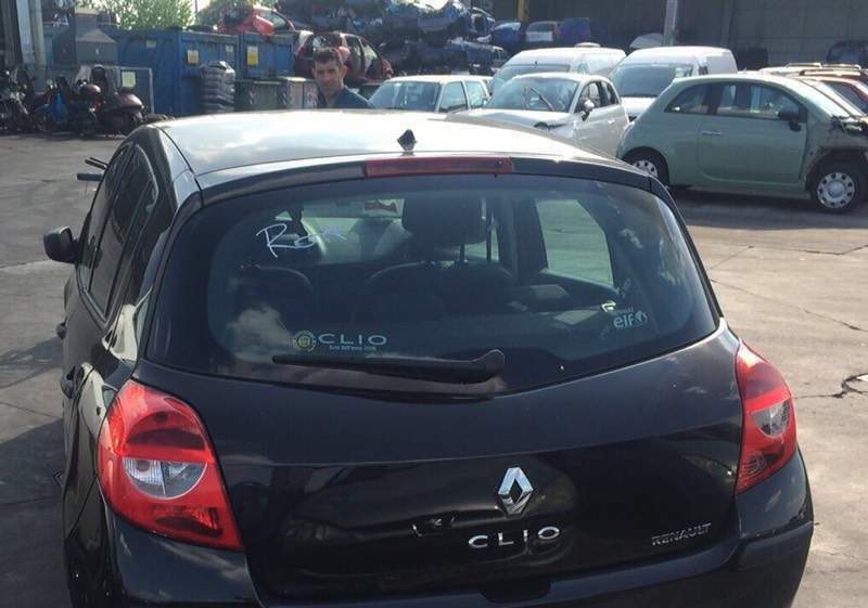 Renault Clio 2008 5 porte demolita per ricambi