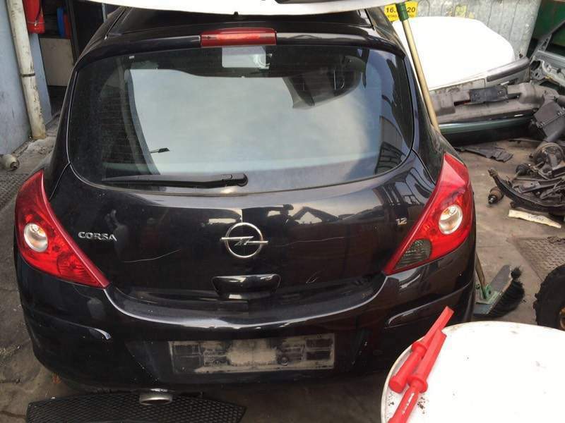 Opel Corsa 3 porte &quot;2008&quot; per ricambi