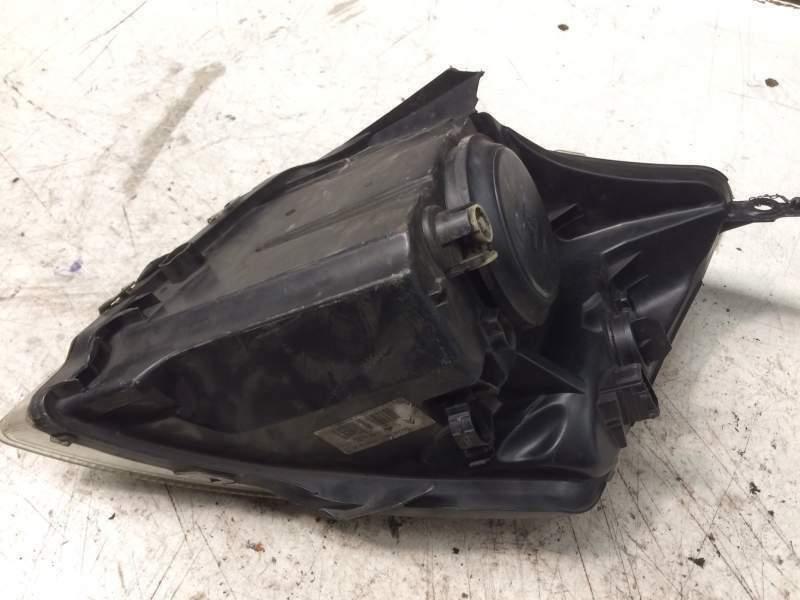 Faro anteriore sx CITROEN C2 - FANU219