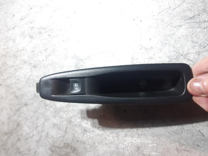 PULSANTIERA ALZAVETRO POSTERIORE SINISTRA RENAULT CLIO 1.5DCI 2017 5P 829614619R PULS1267