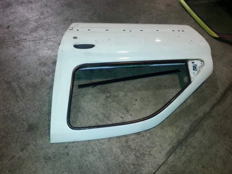 Portiera anteriore sx Renalut Clio del 2000 - 3 porte .