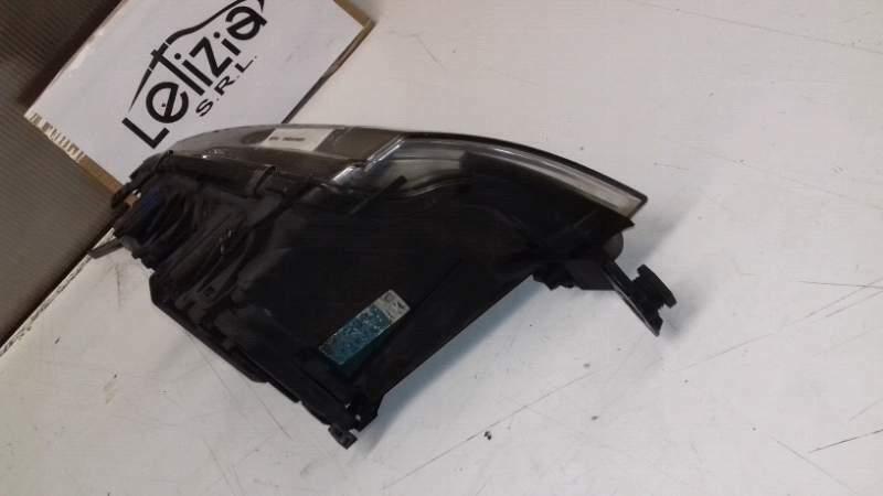 Faro anteriore sx usato Skoda Fabia sw 1.9 sdi del 2001