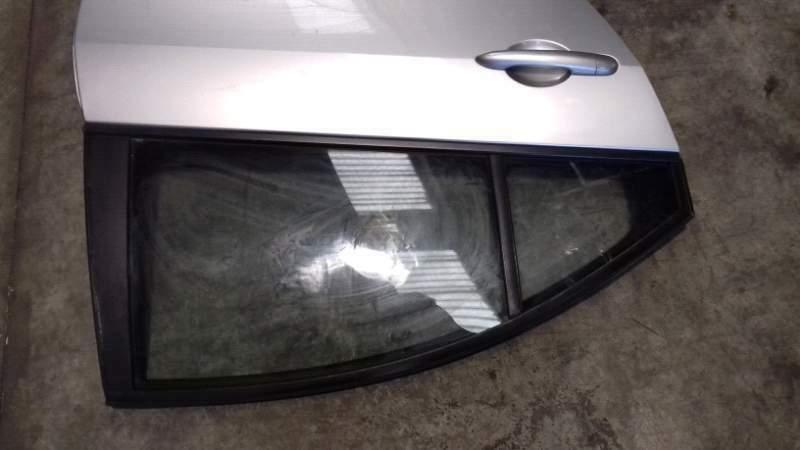 Portiera post dx Nissan Primera 1.8 benzina del 2003