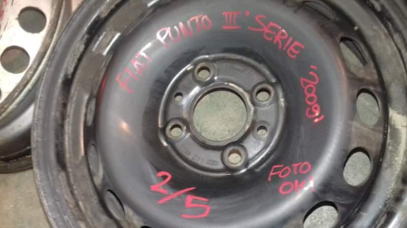 N&deg;5 cerchi in ferro Fiat Punto 3 Serie 2009 R14 4 fori