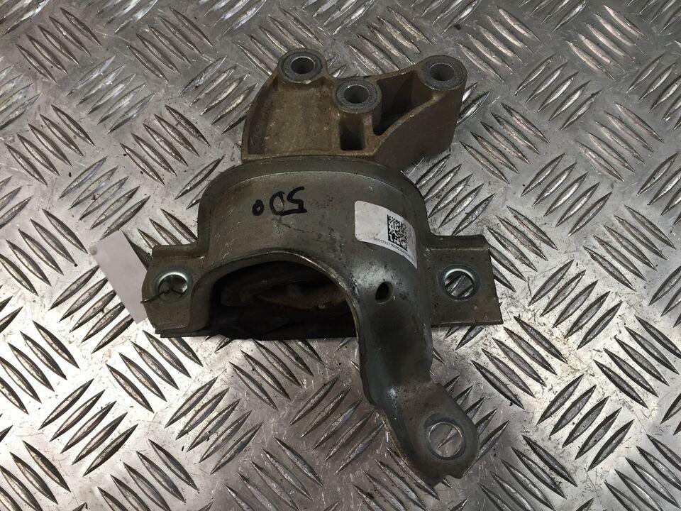 Supporto motore usato Fiat 500 1.2 b anno 2011 SUPP693