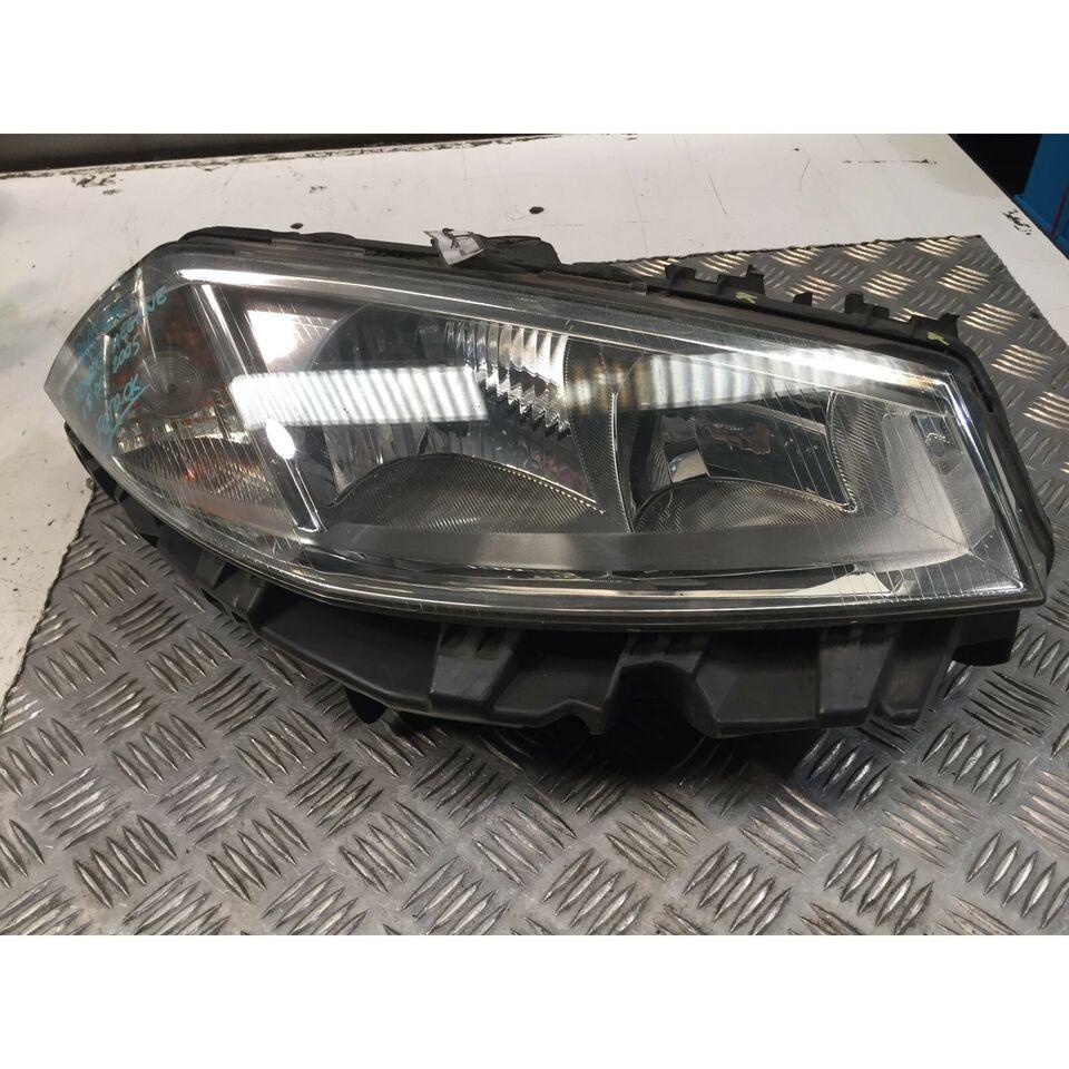 Faro ant dx usato Renault megane 2005 FANU013