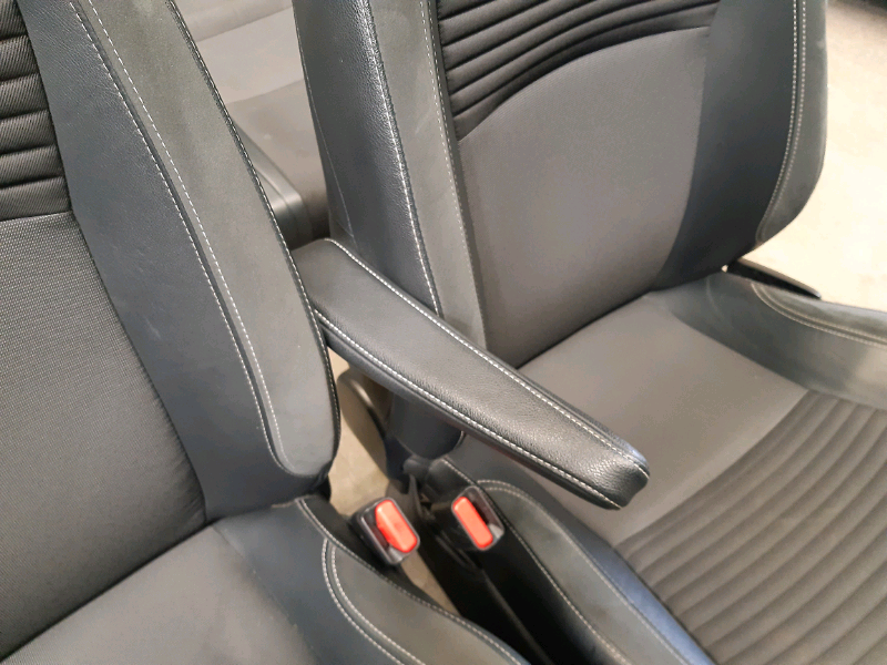 Interno con pannelli Toyota yaris 2015 pelle/alcantara