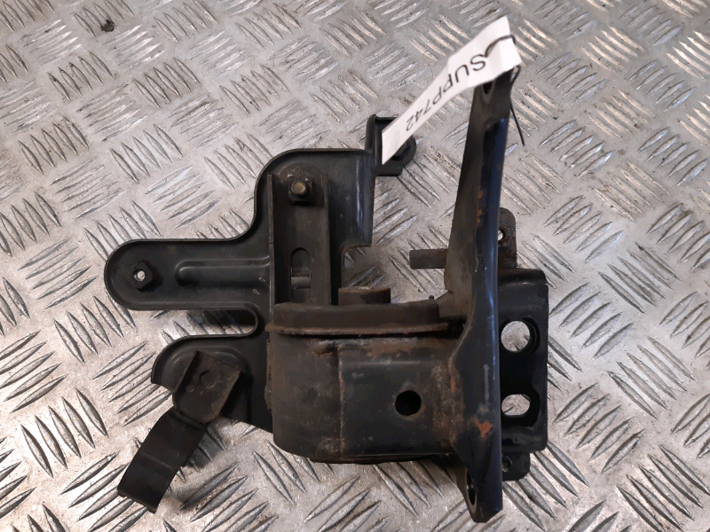 Supporto motore Toyota rav4 2.0td 2003 SUPP742