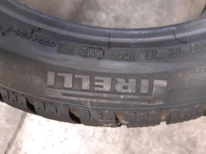 N.2 gomme m+s Pirelli sottozero 205 50R17 89H GOMMUS089