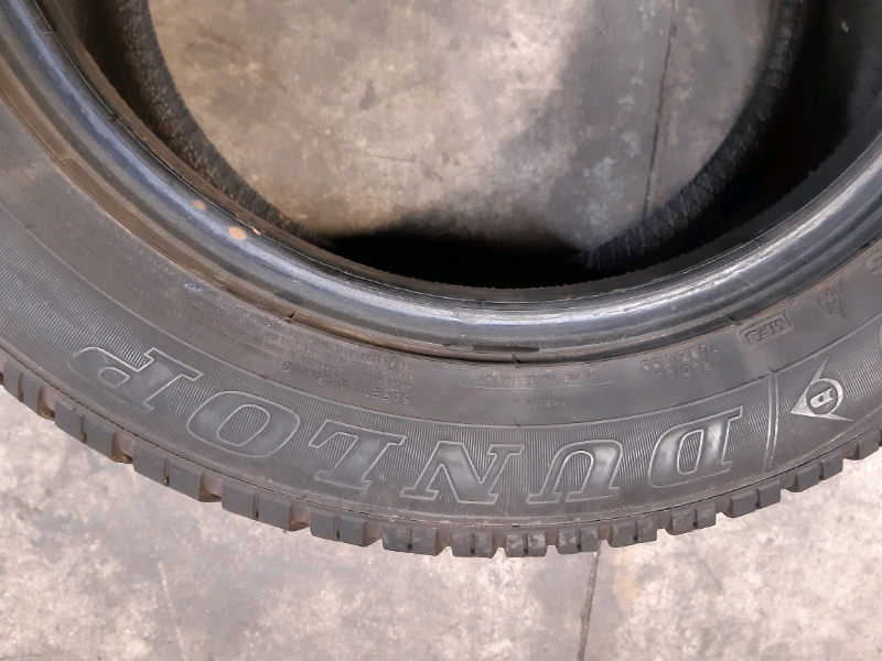 N.2 gomme m+s Dunlop 225 55R1695H GOMMUS140