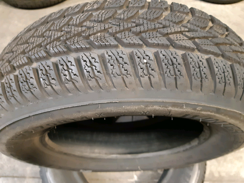 N.2 gomme m+s Dunlop 175 70R14 84T GOMMUS141