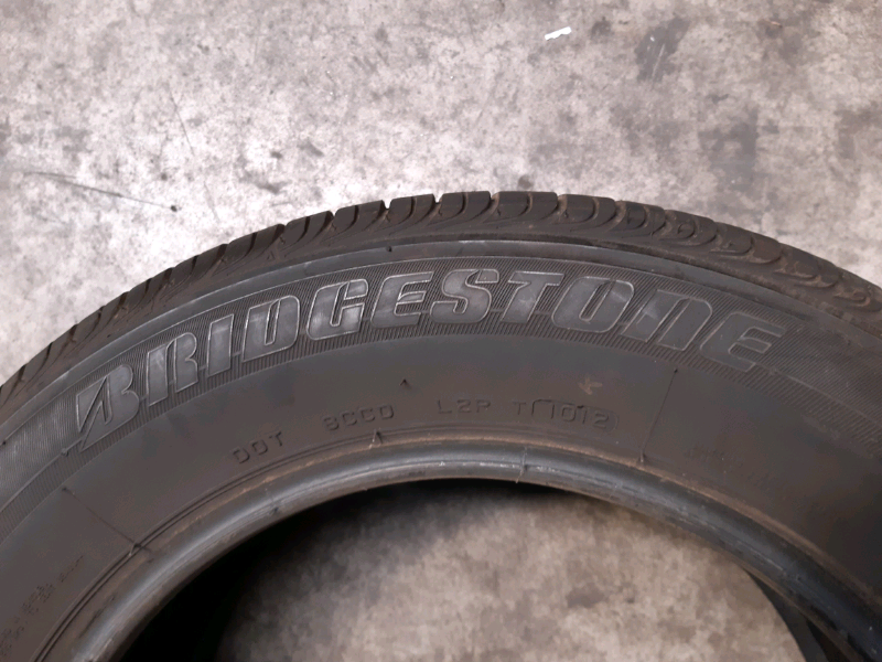 N.2 gomme estive Bridgestone 205 60R15 91V GOMMUS154