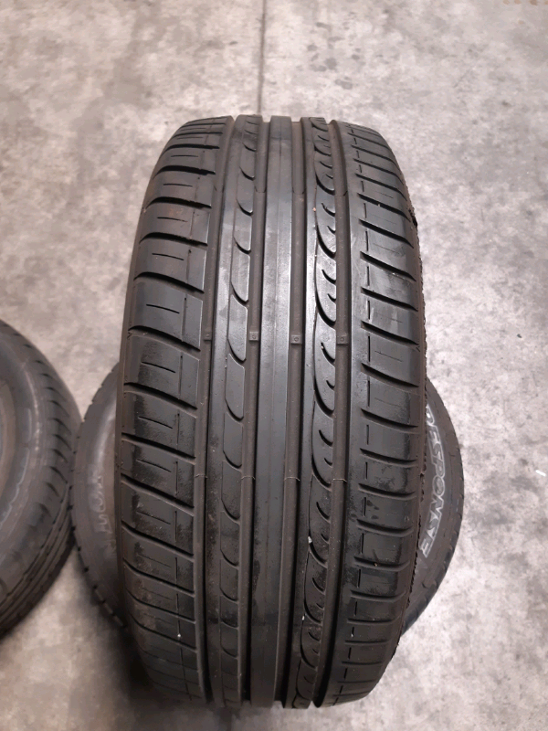 N.4 gomme estive Dunlop 195 55R15 85V GOMMUS155