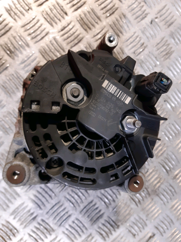 Alternatore usato Nissan NV200 1.5dci 2014 ALT658 0124525140