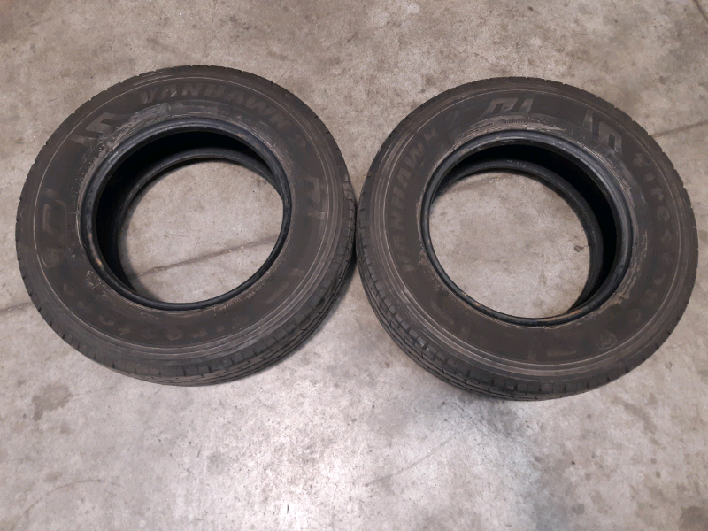 N.2 gomme Firestone da carico 215 70R15C GOMMUS202