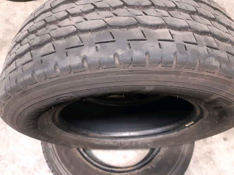 N.2 gomme Firestone da carico 215 70R15C GOMMUS202