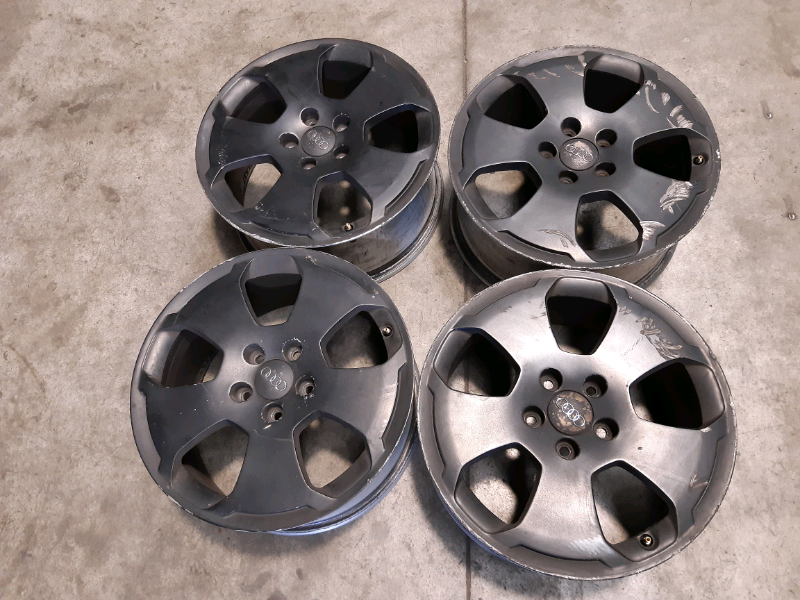 N.4 cerchi in lega Audi A3/A4 17&quot; 7,5jx17H2 ET56