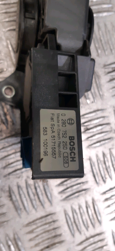 Pedale acceleratore usato Fiat idea 1.2b 2005 PEDAU278 0280752250