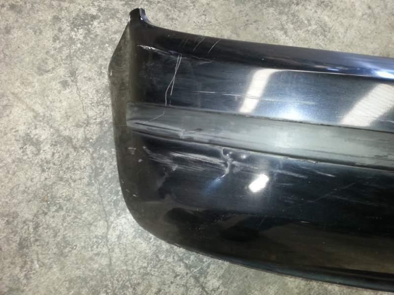 Paraurti posteriore di una skoda fabia del 2000 col nero -graffiato-