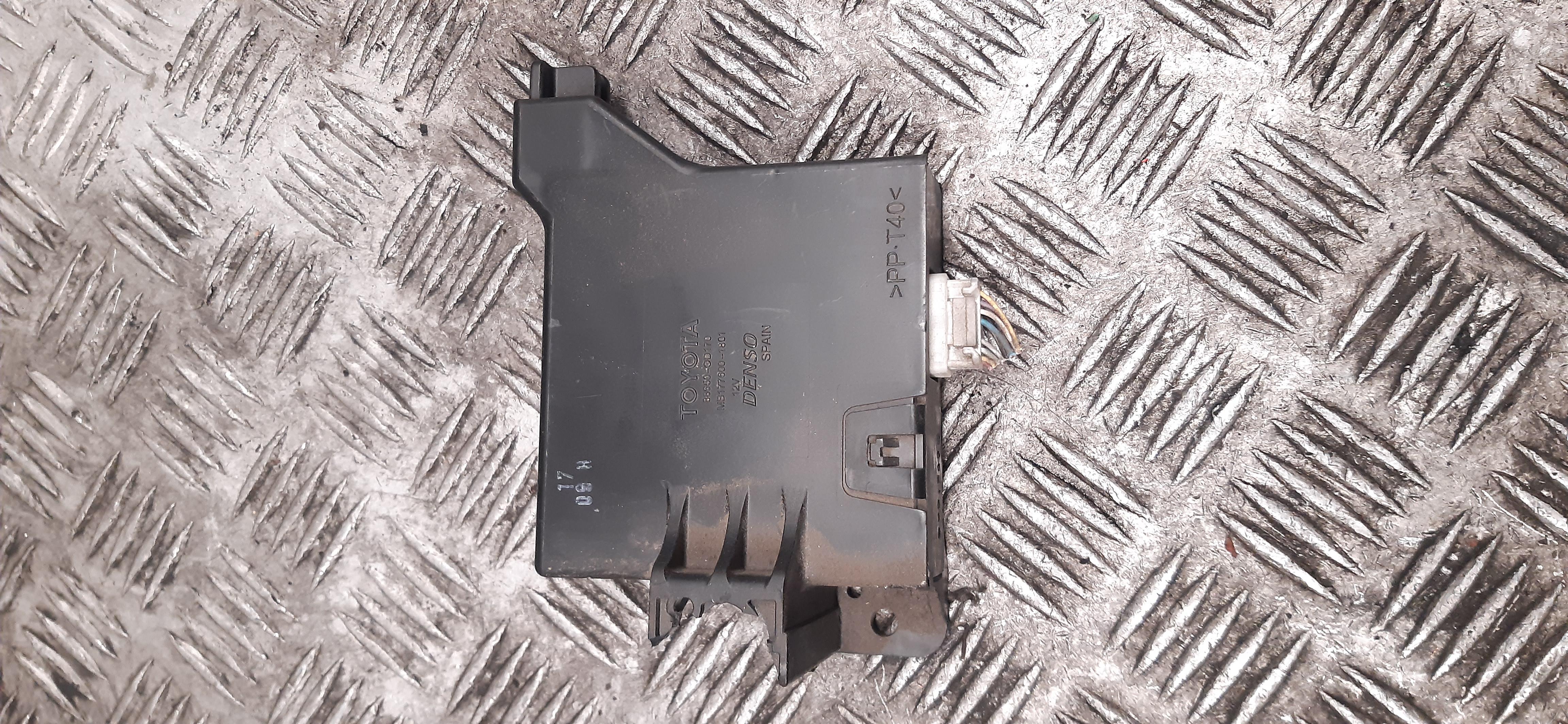 Centralina ecu Toyota Yaris 1.0b 2008 5P 886500D170 CEVU895