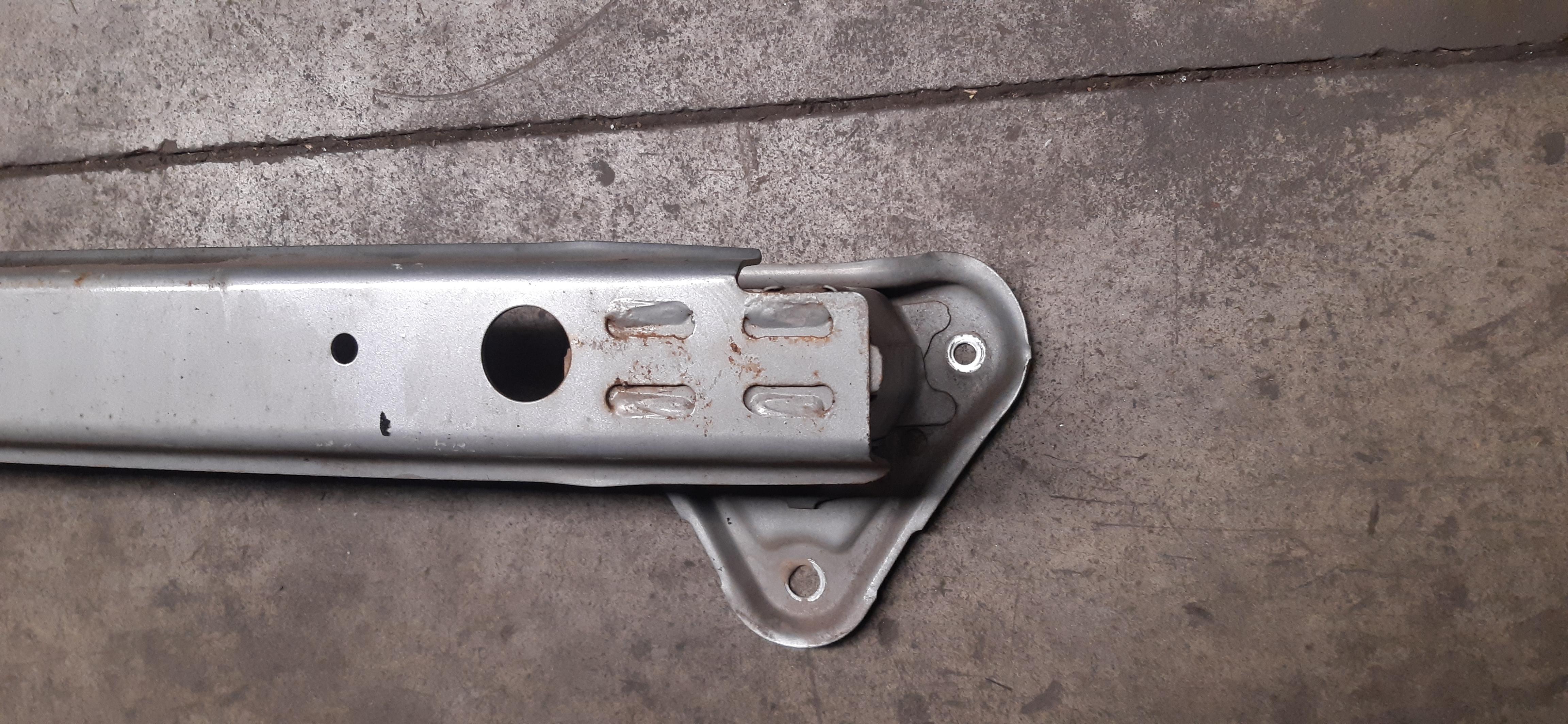 Traversa Post Toyota Yaris 1.0b 2008 5P 52171B3706 TRAVPOST397