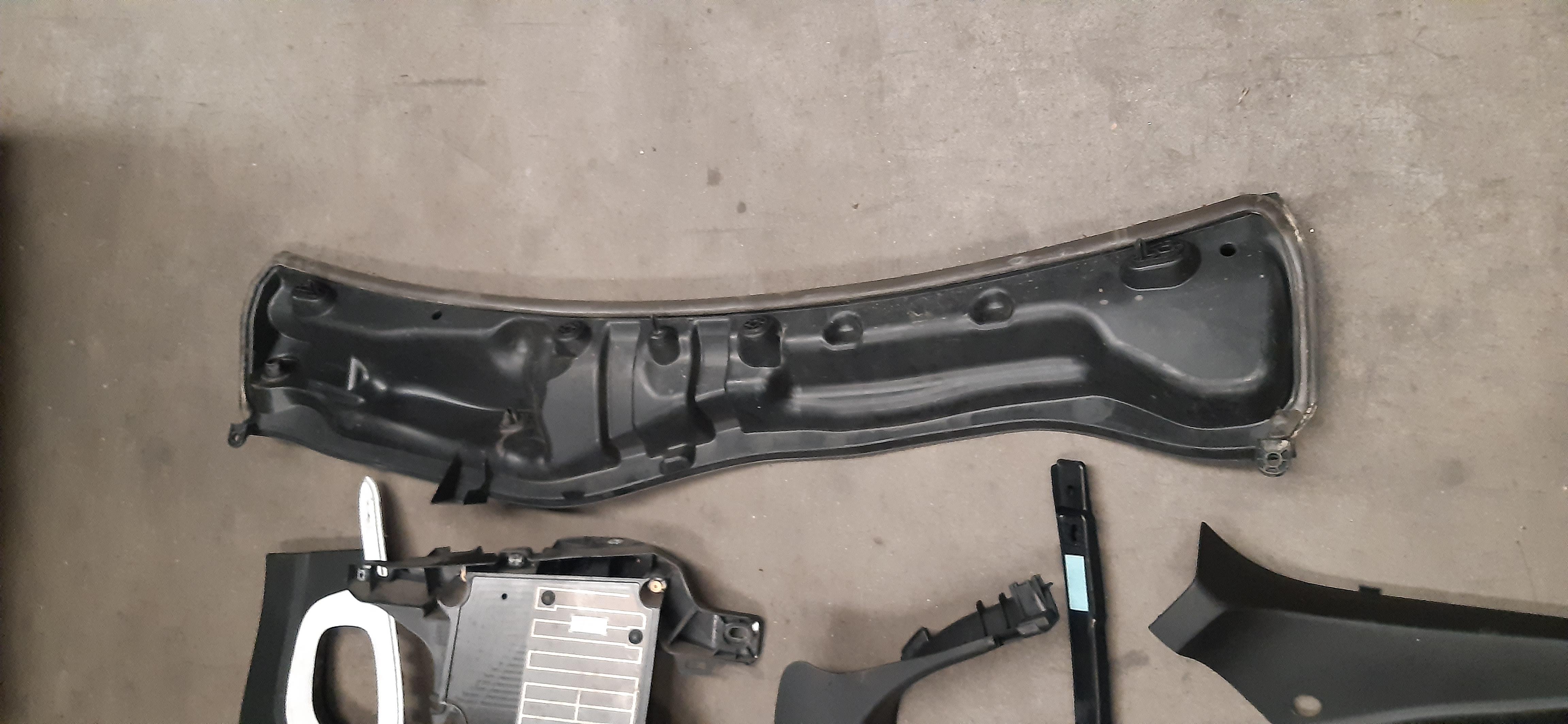 Interno completo di plastiche e tappetini in tessuto nero e grigio chiaro Smart Fortwo 3P 2017 