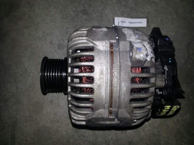 Alternatore di un Renault Master 2.5 dci 124525133 bosch G9U