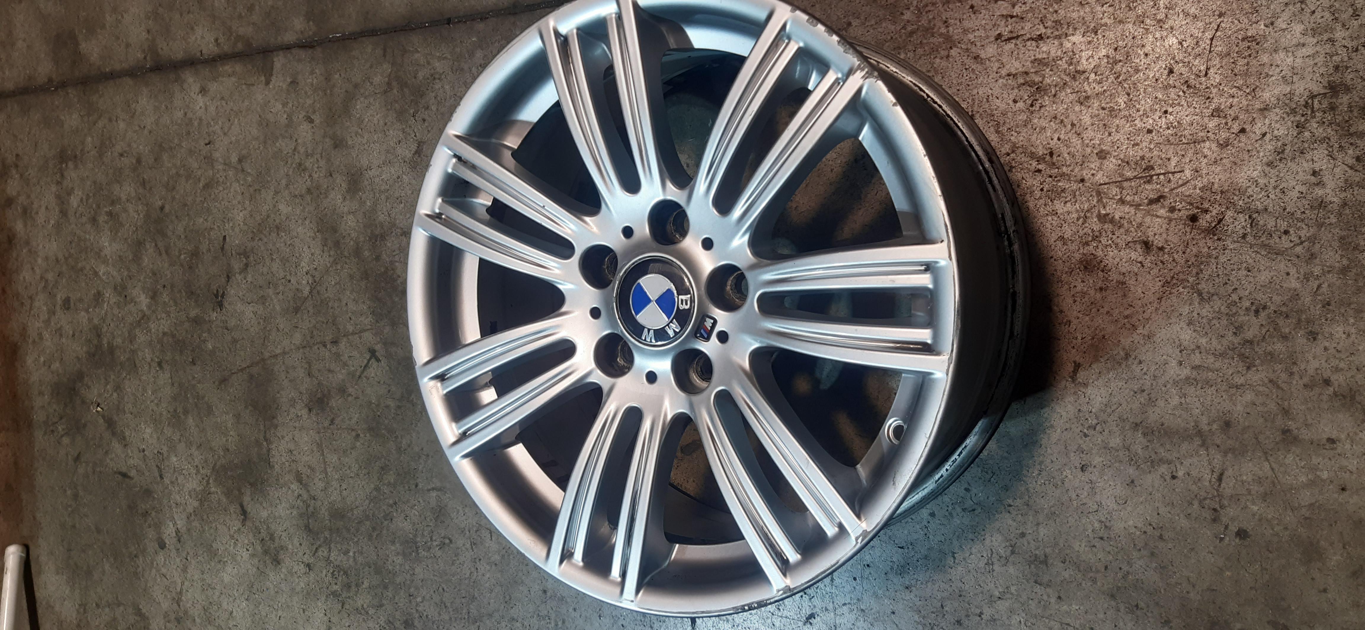 N.1 Cerchio in lega 5 fori BMW Serie 1 F20 2015 8JX7H2