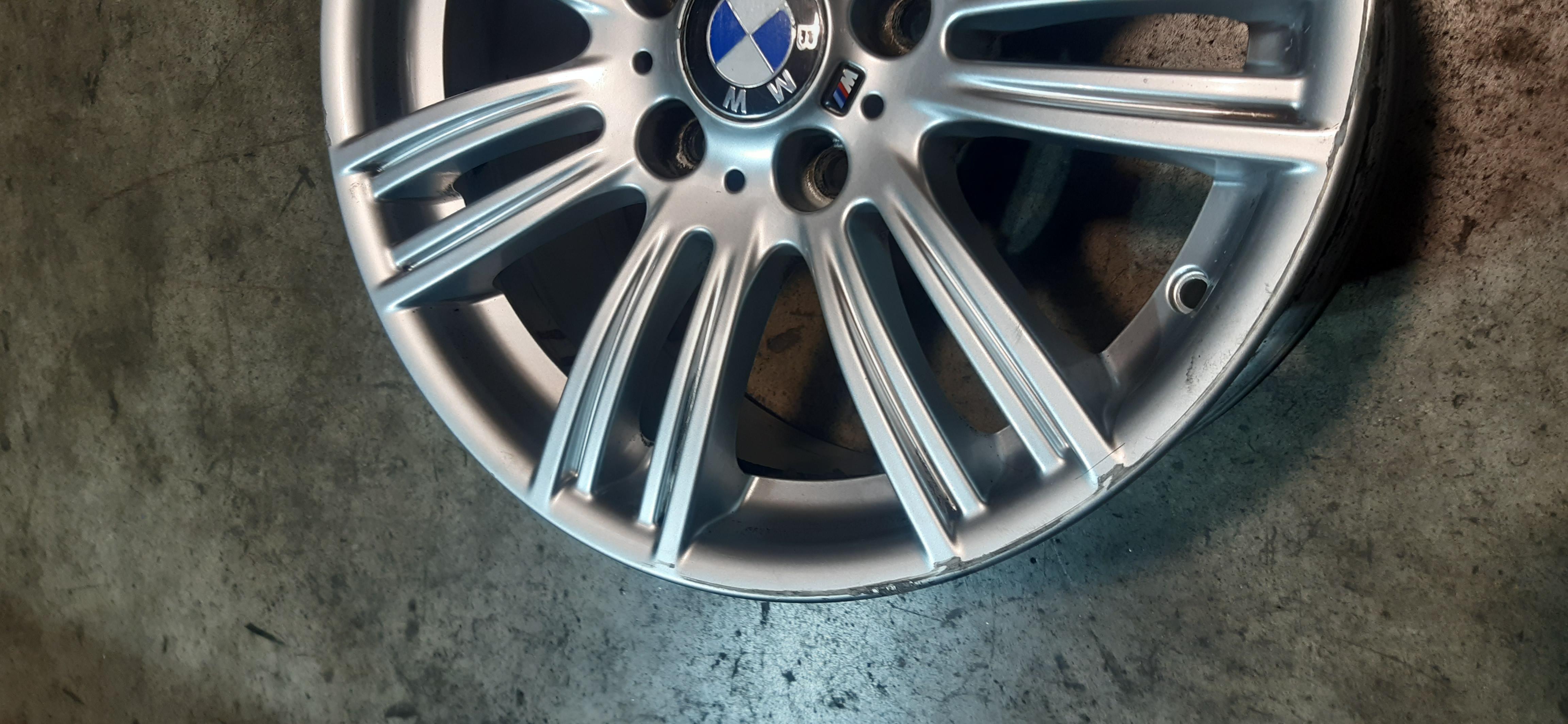 N.1 Cerchio in lega 5 fori BMW Serie 1 F20 2015 8JX7H2