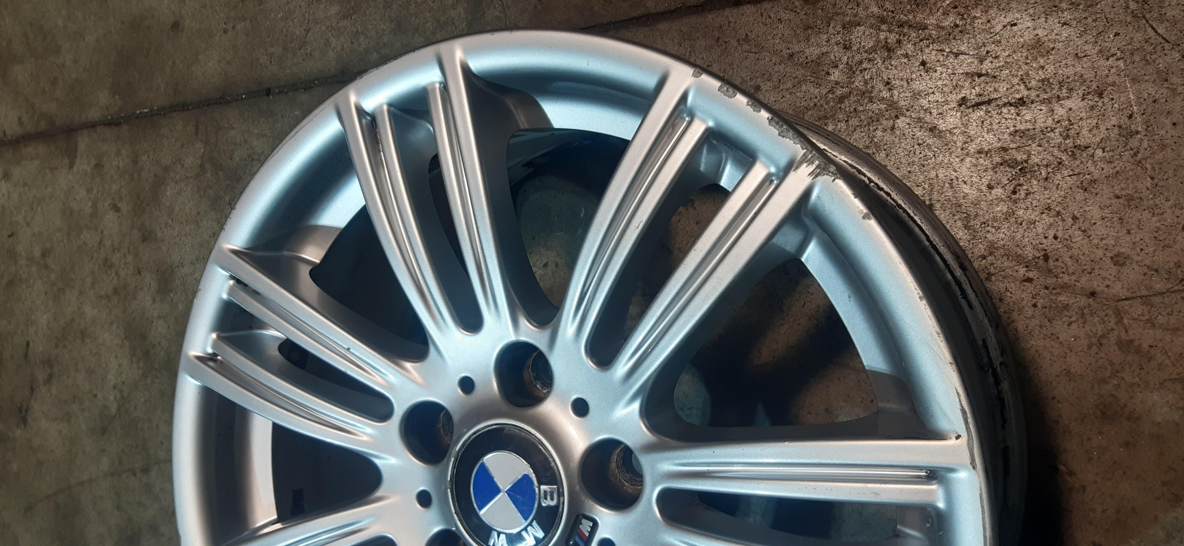 N.1 Cerchio in lega 5 fori BMW Serie 1 F20 2015 8JX7H2