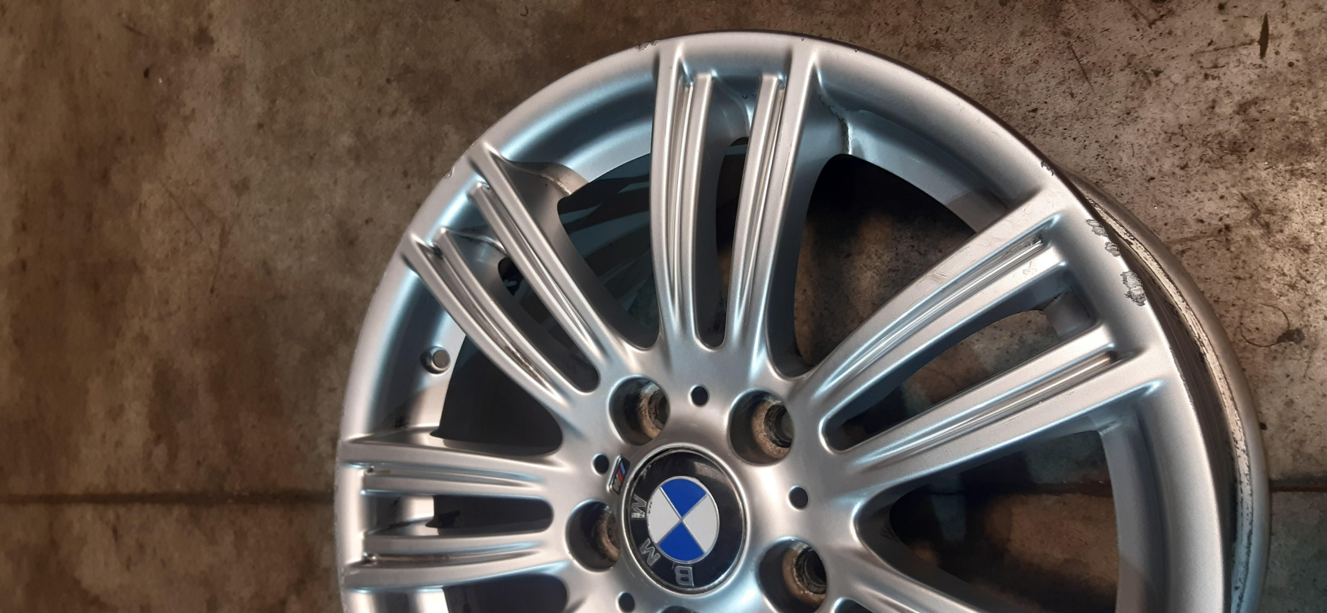 N.1 Cerchio in lega 5 fori BMW Serie 1 F20 2015 8JX7H2