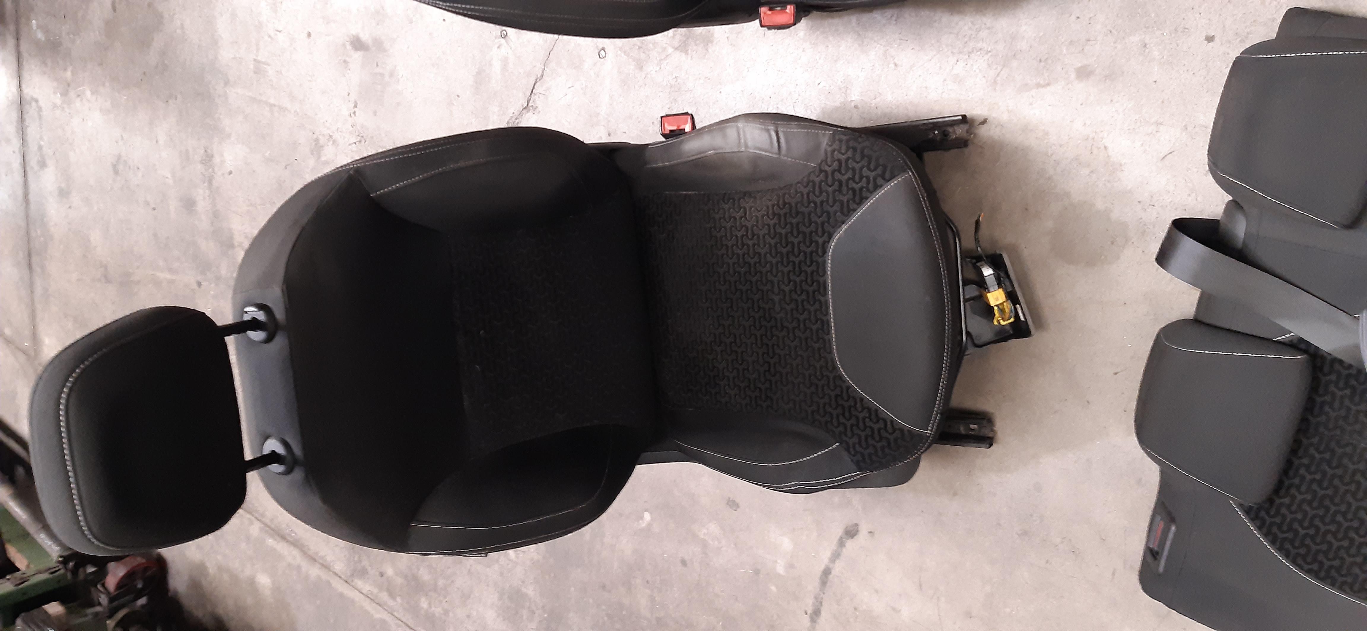 Interno completo di pannelli in Tessuto nero Citroen C3 5P 2015 