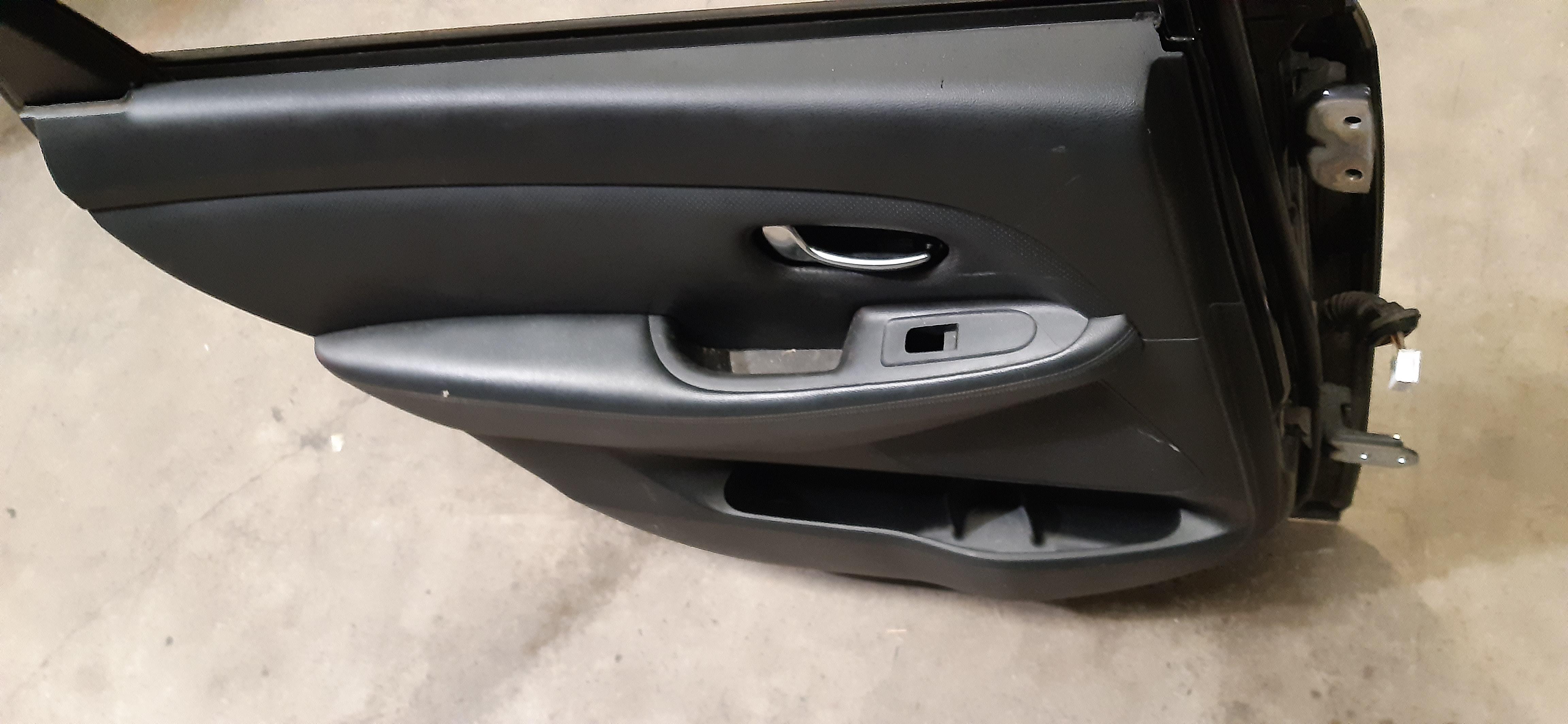 Portiera Post SX completo di pannello Kia Carens Rondo  2013 5P NERA