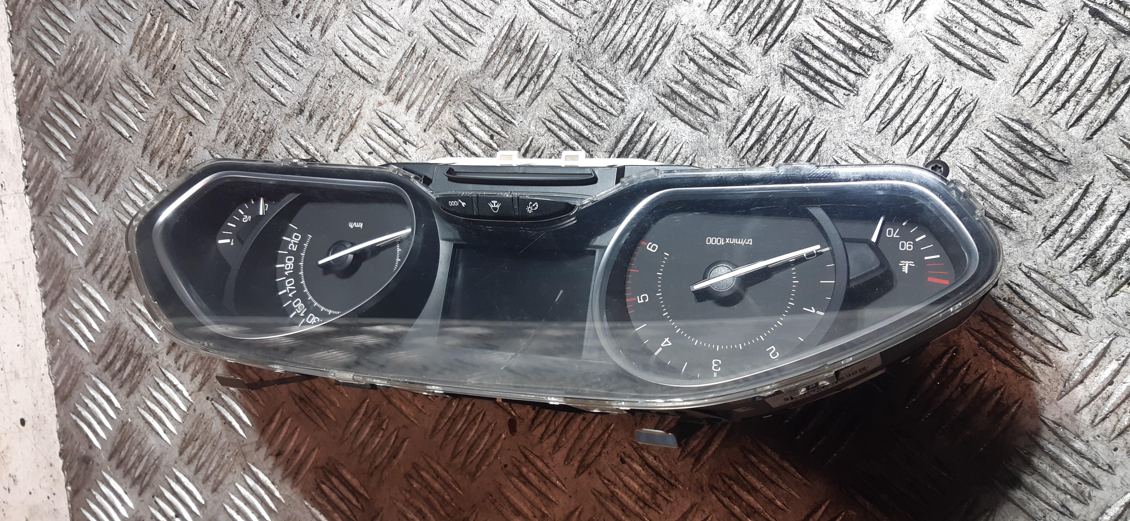 Tachimetro Peugeot 208 1.4HDI 2014 5P 9678558780 TACH359