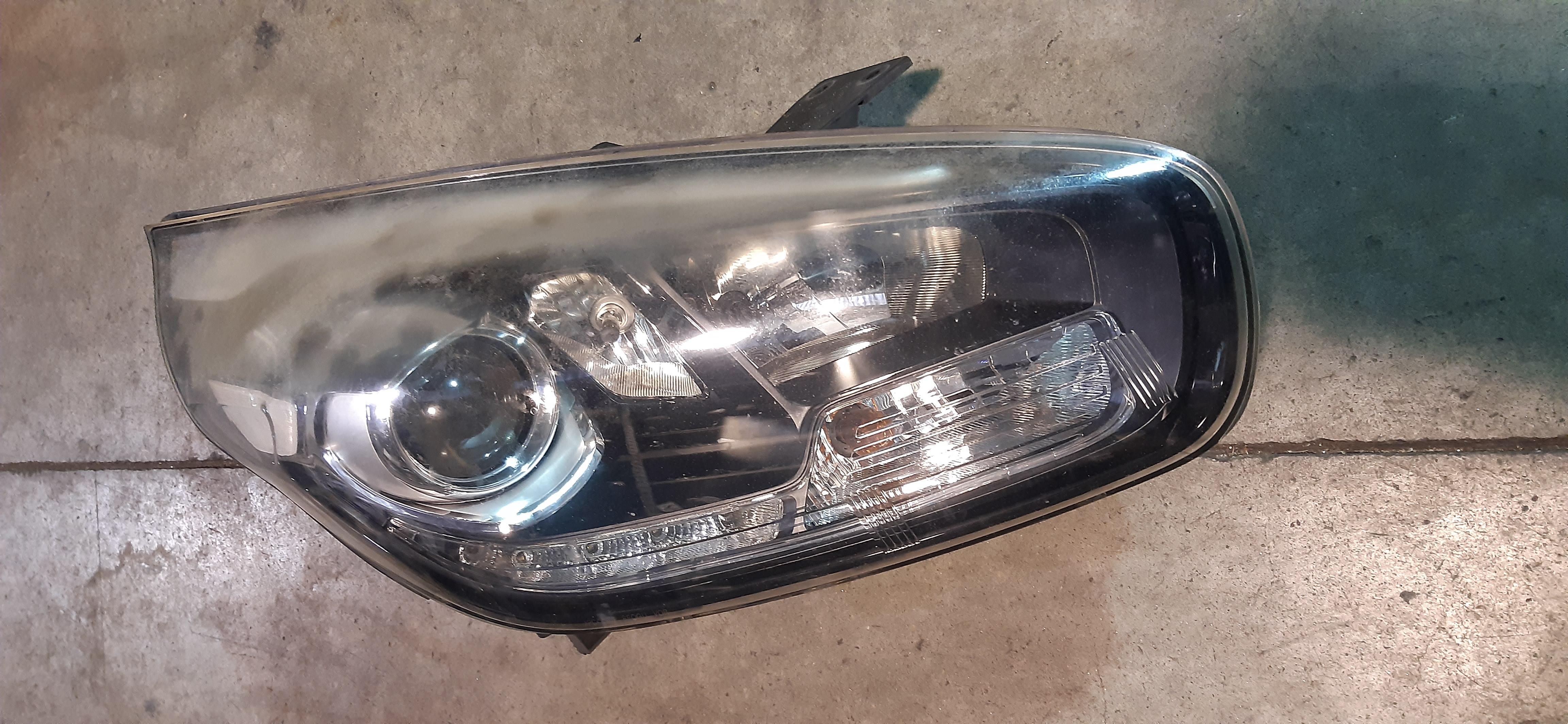 Faro Ant DX XENO Kia Carens Rondo 2013 5P 92102A4 FANU1298