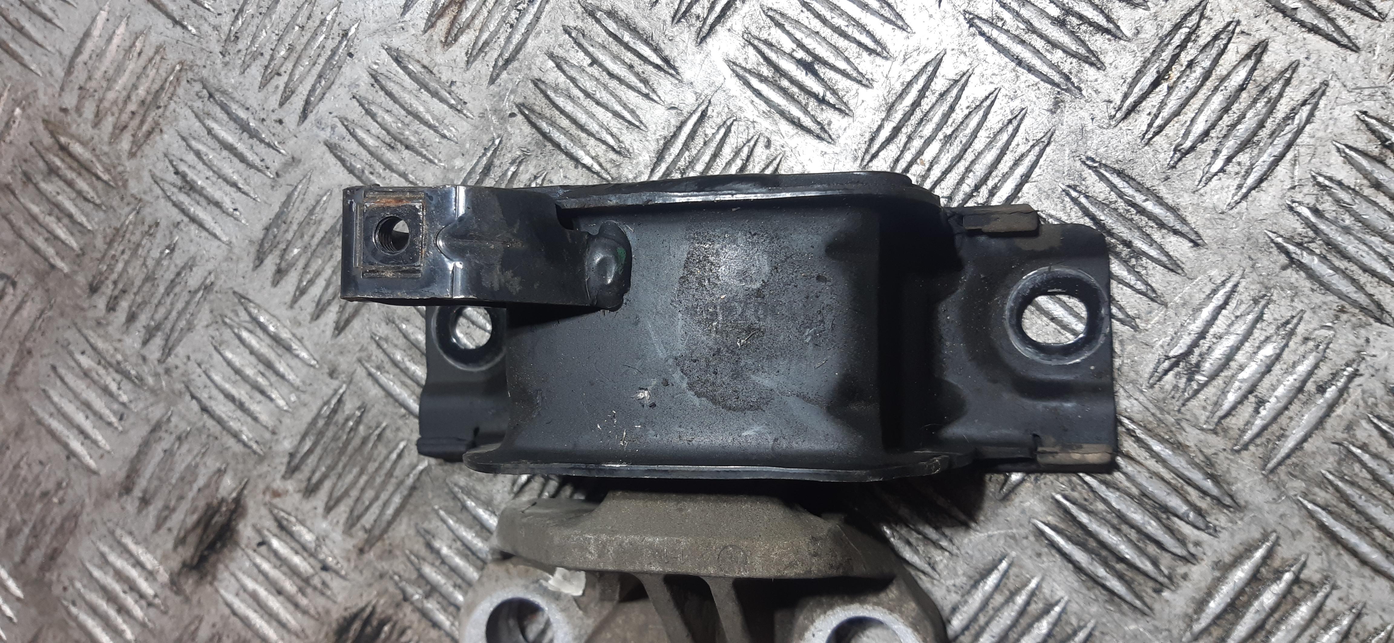 Supporto motore SX Opel Corsa 1.2B 2007 5P Z12XEP 468646740 SUPP923