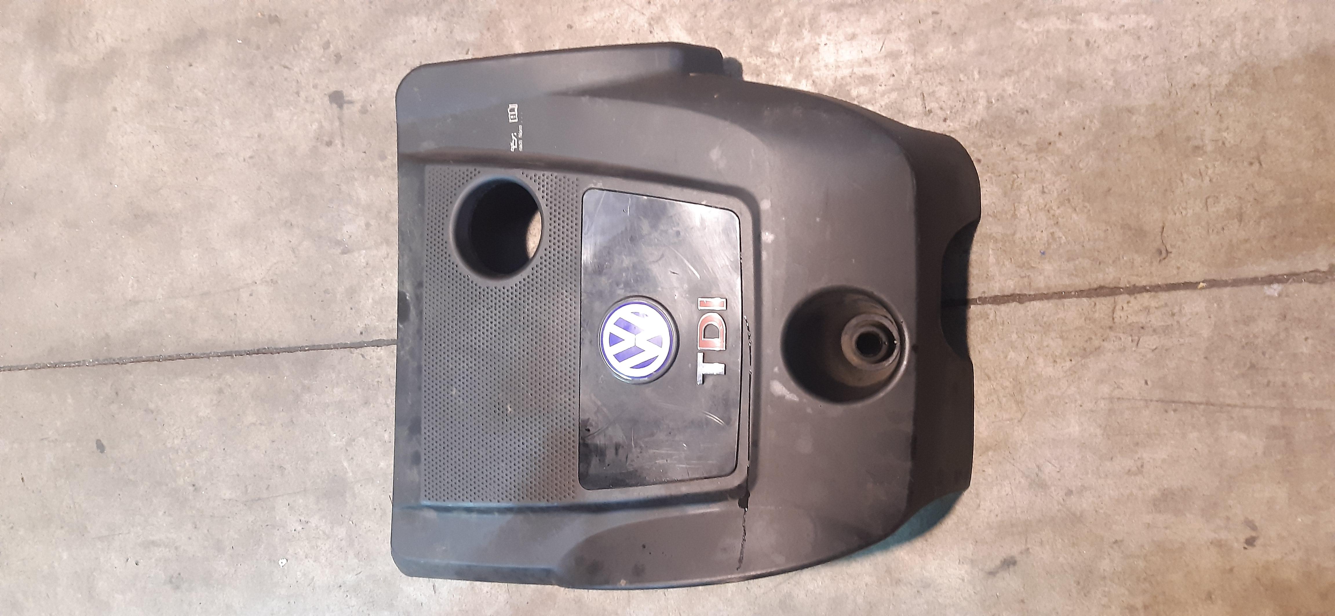 Copri motore VW Golf 4 1.9TDI 2002 038103925 PLS1996