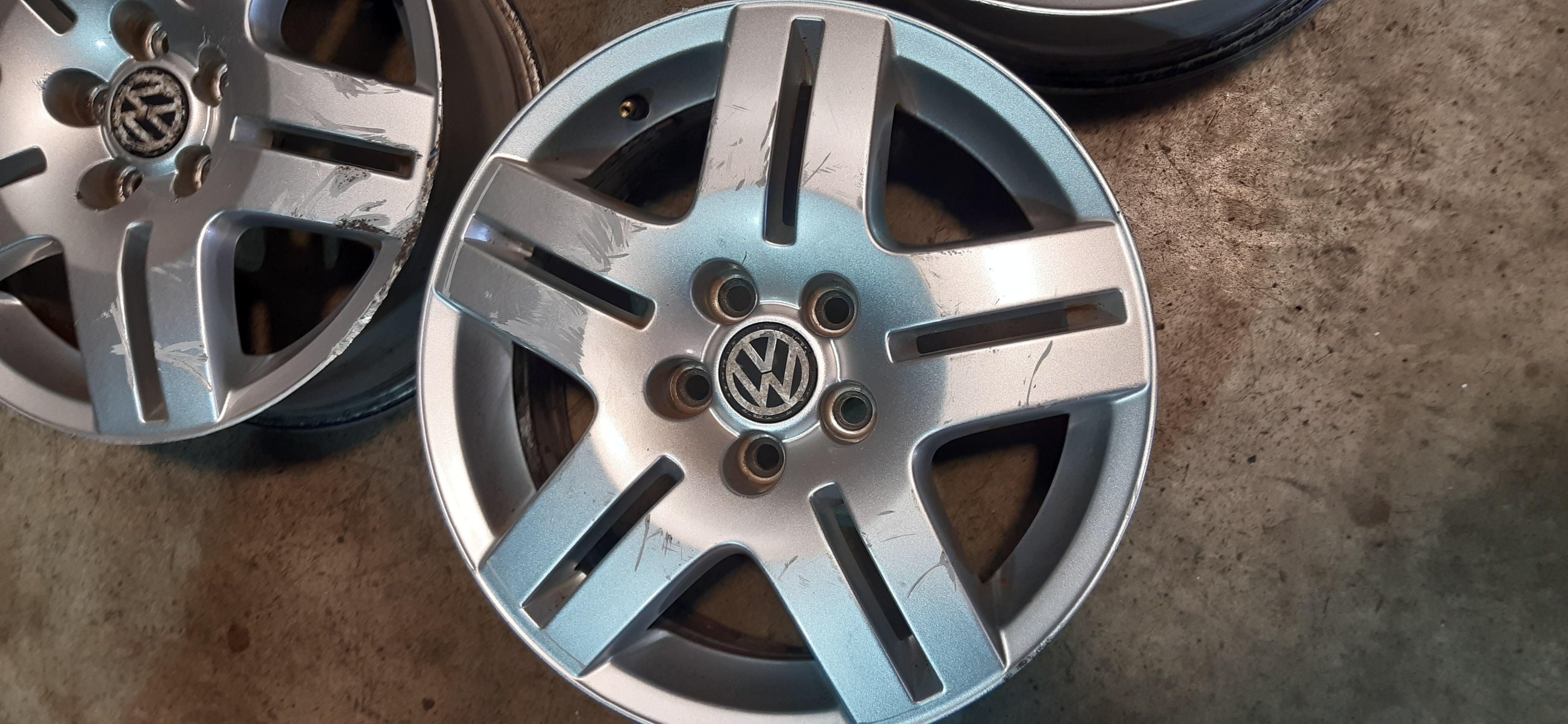 N.4 Cerchi in lega VW Golf 4 1.9TDI 2002 5P 6JX15H2 ET38