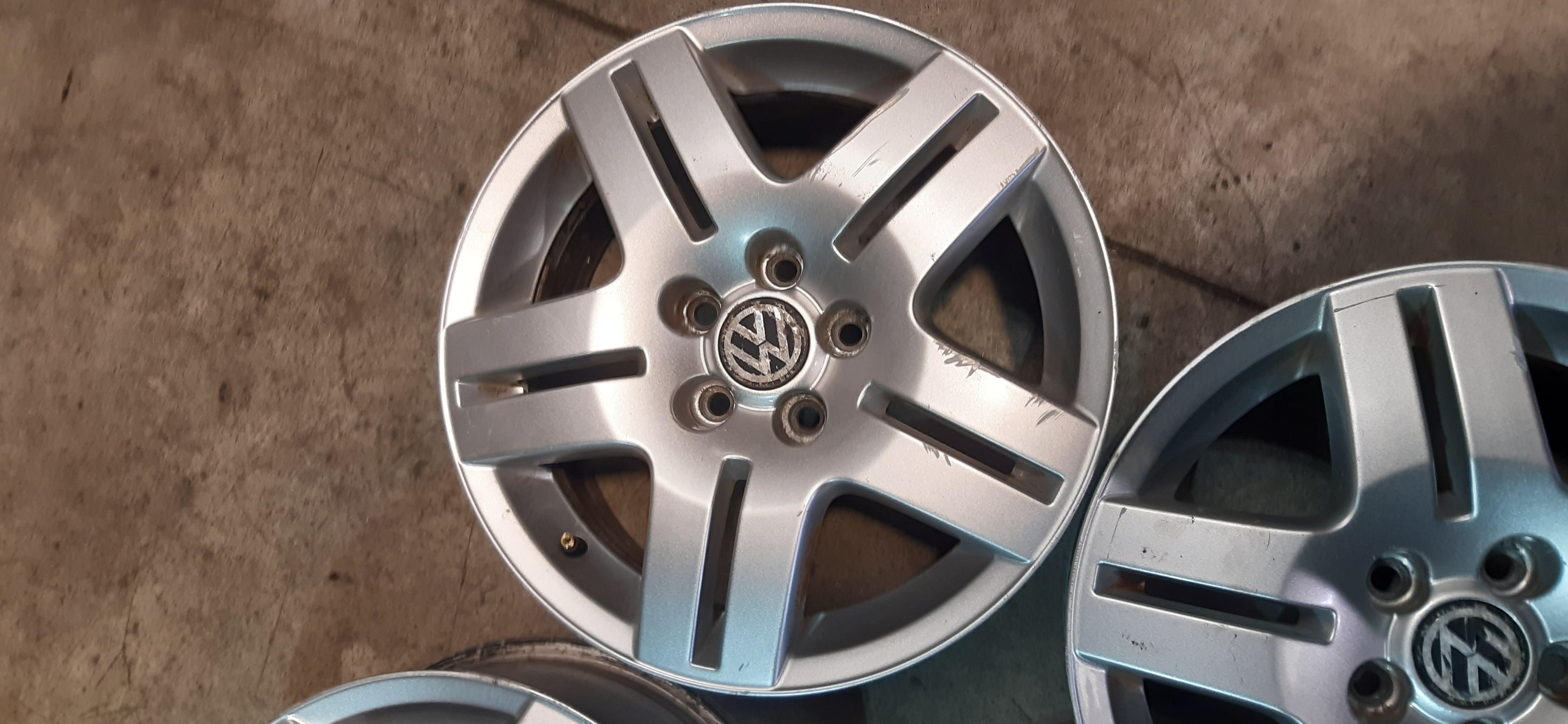 N.4 Cerchi in lega VW Golf 4 1.9TDI 2002 5P 6JX15H2 ET38