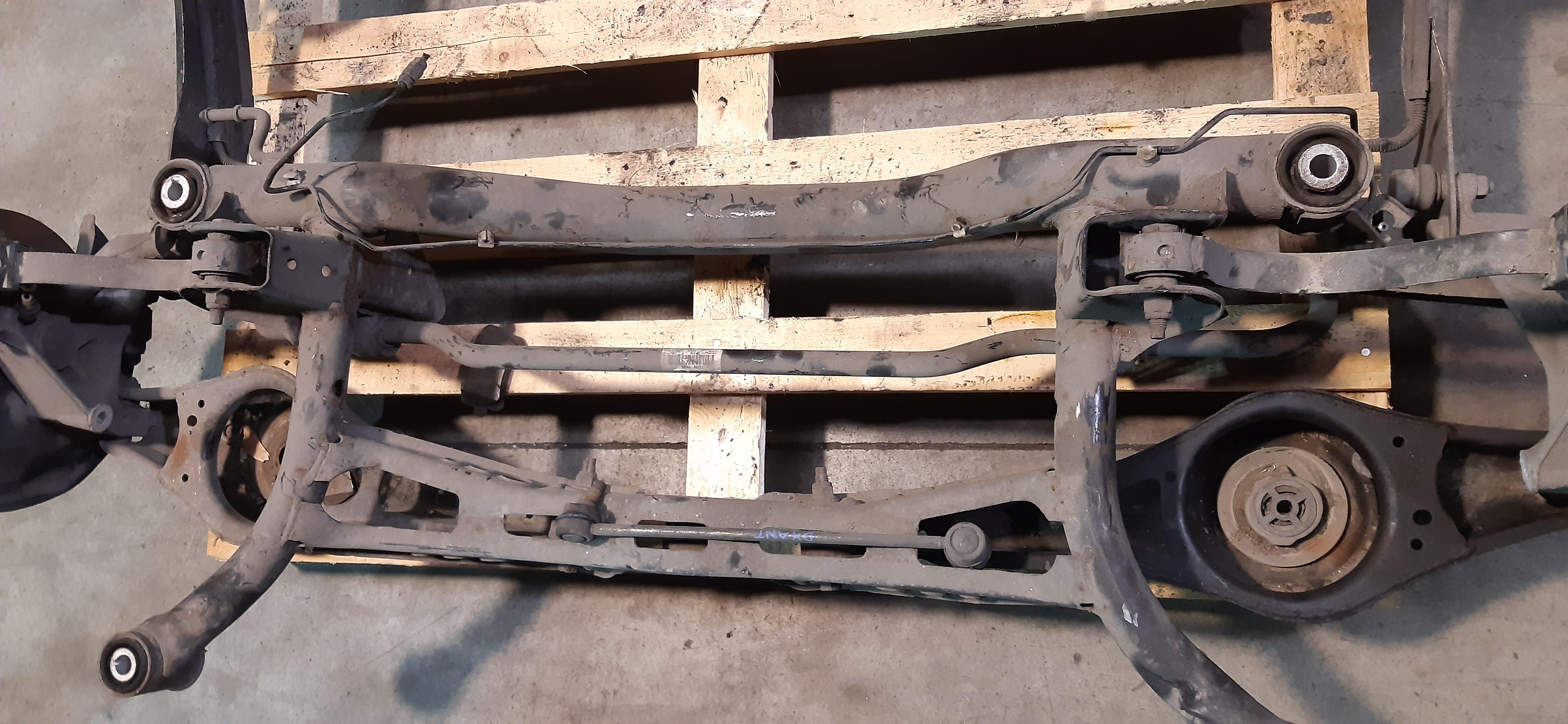 Ponte assale posteriore completo di barra stabilizzatrice VW Passat 2.0TDI 2009 SW MECC2125