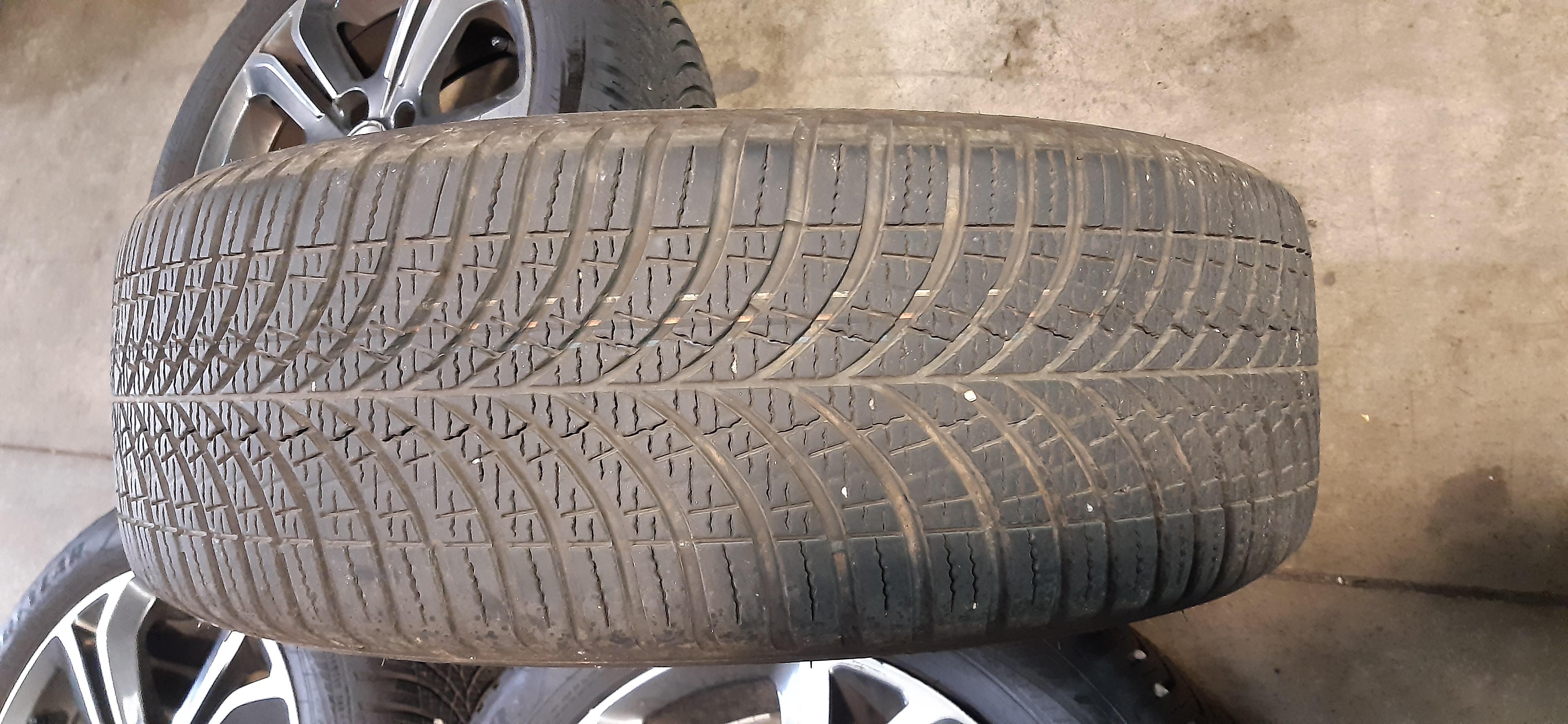 N.4 Cerchi in lega BI COLORE DIAMANTATI completi di gomme 195/55 R16 91H DOT3522 6.0J16CH4-23 Peugeot 208 2014 5P GOMMUS260