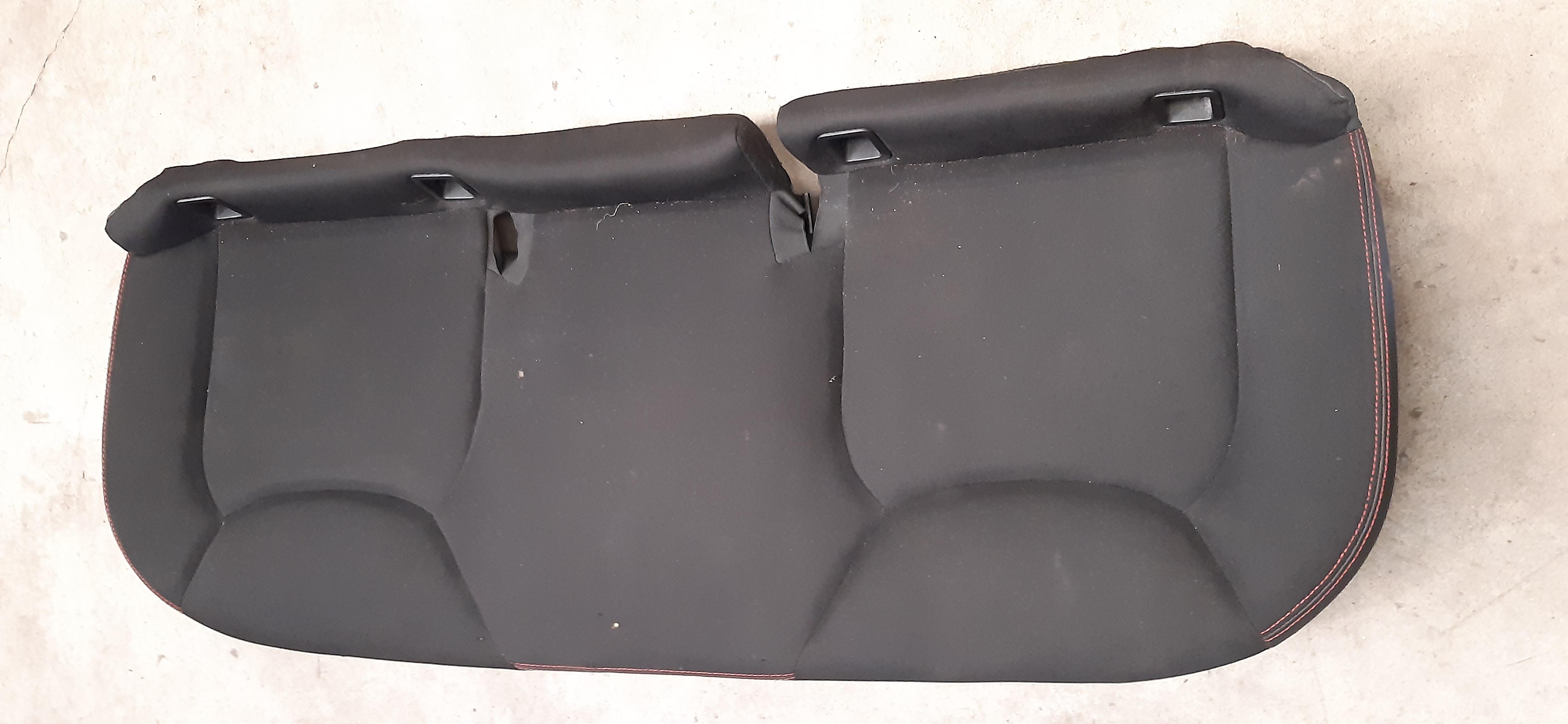 Interno completo di pannelli in Tessuto nero / Rosso Renault Clio SW 2014 5P