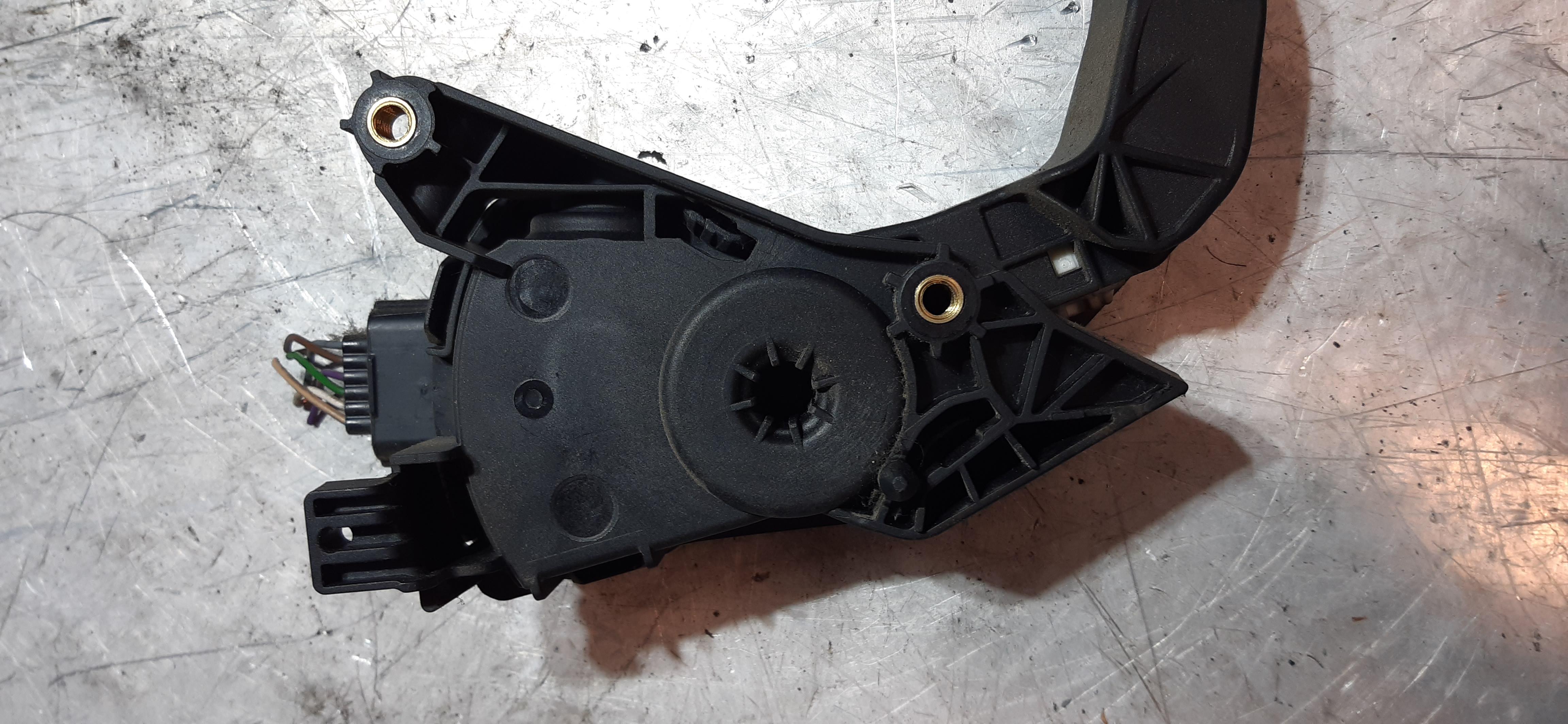 Pedale acceleratore Renault Clio 1.5DCI 2014 5P SW 180029347R PEDAU338