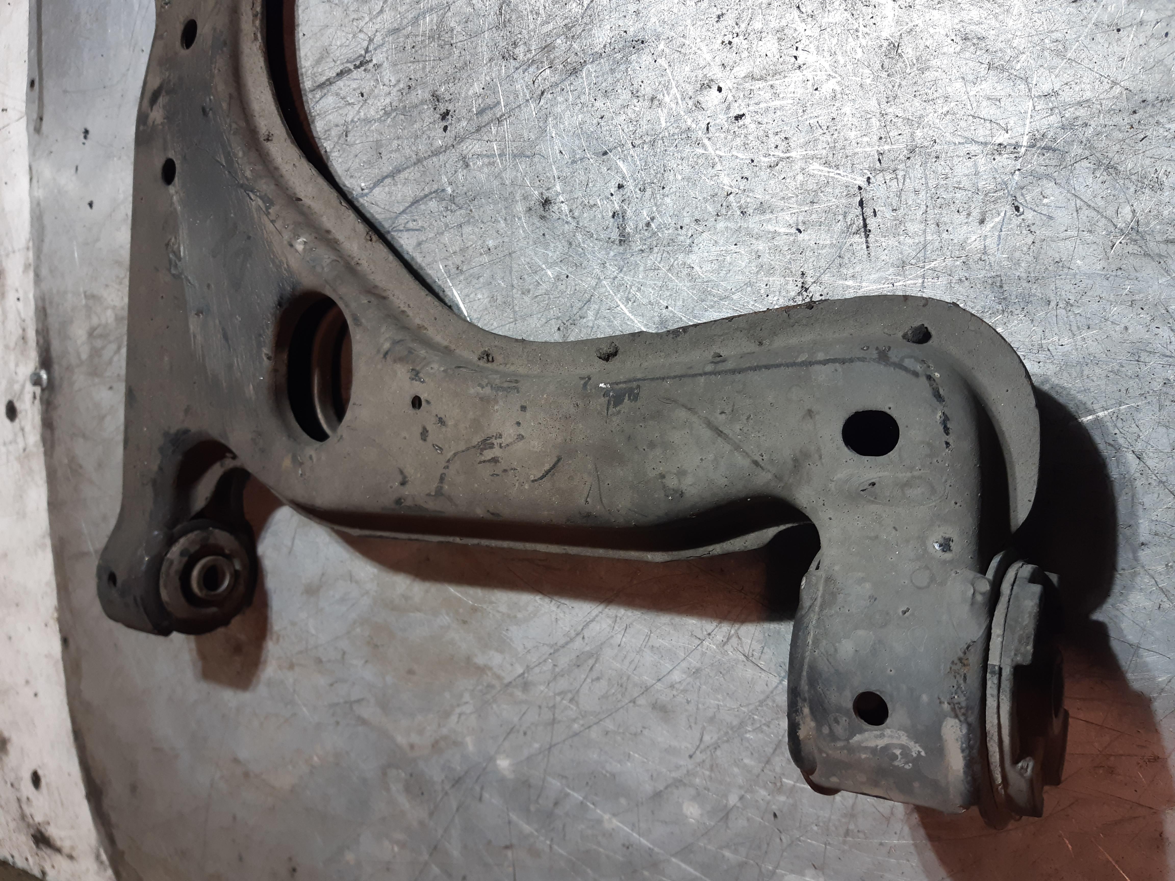 TRAPEZIO ANTERIORE DESTRO OPEL ZAFIRA 1.8B 2008 MECC3045