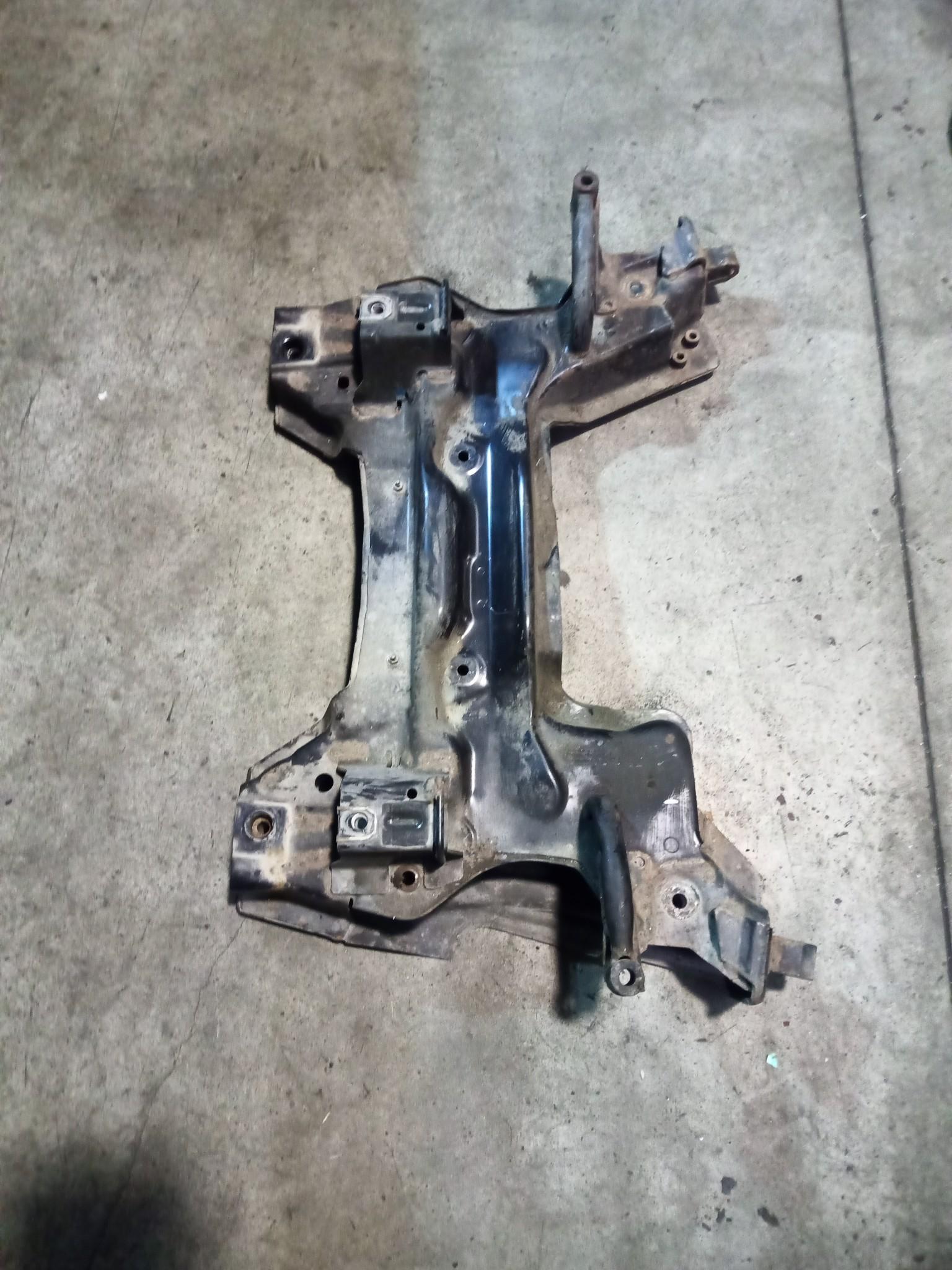 CULLA MOTORE ANTERIORE PEUGEOT 207 1.6TB 2010 MECC3051