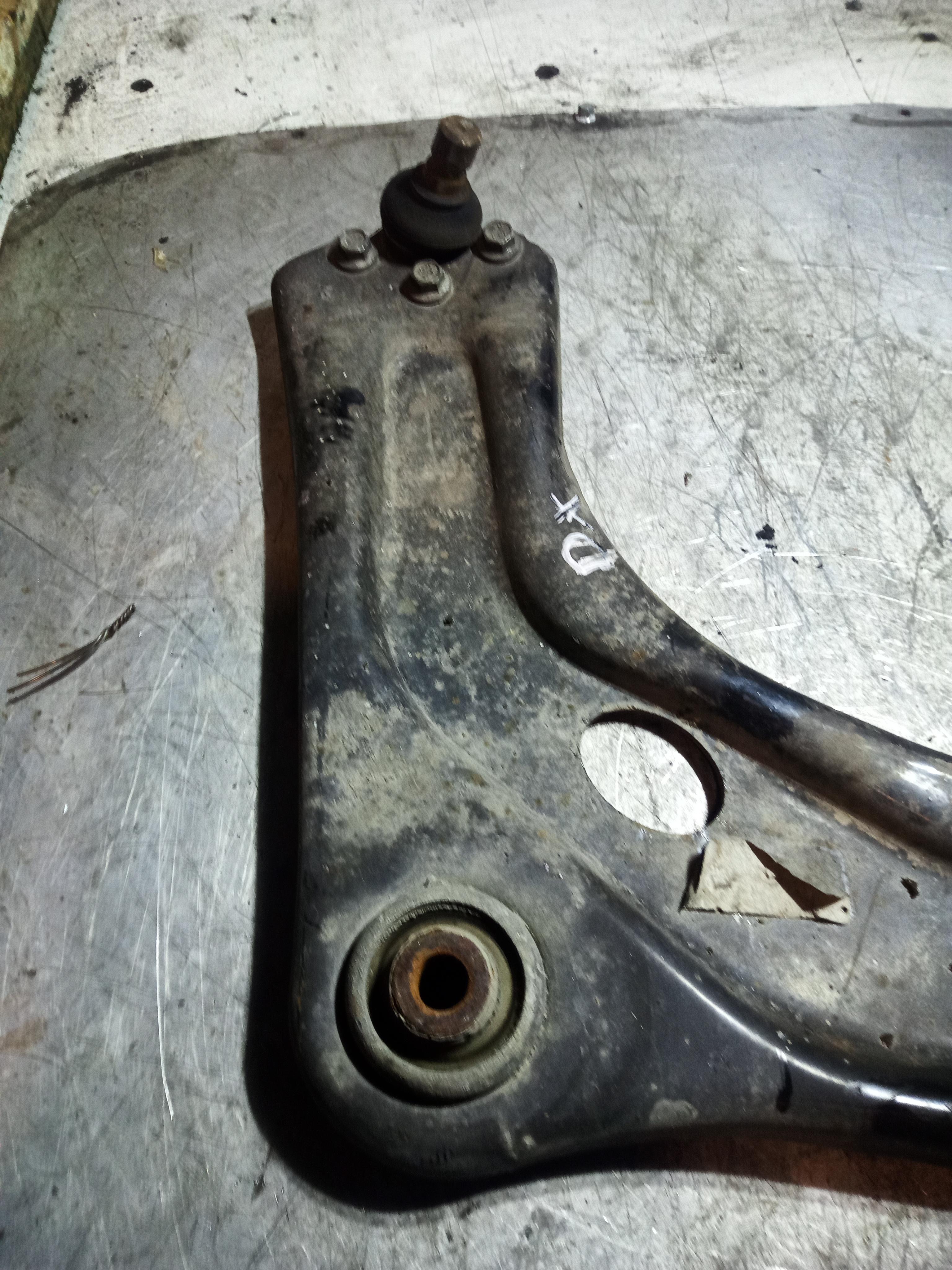 TRAPEZIO ANTERIORE DESTRO PEUGEOT 207 1.6TB 2010 MECC3059