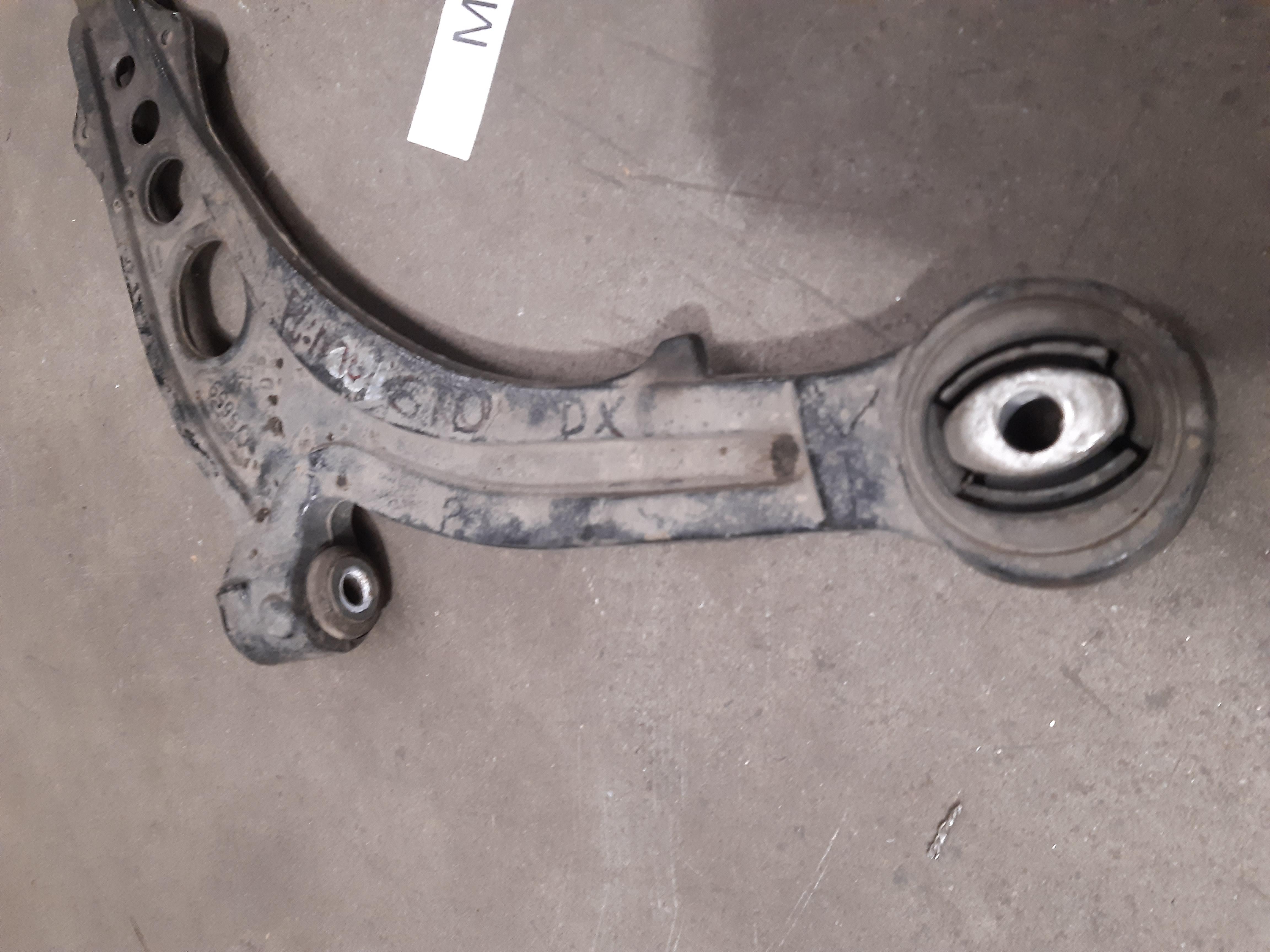 TRAPEZIO ANTERIORE DESTRO FIAT PUNTO/ DOBLO 1.9JTD MECC3134